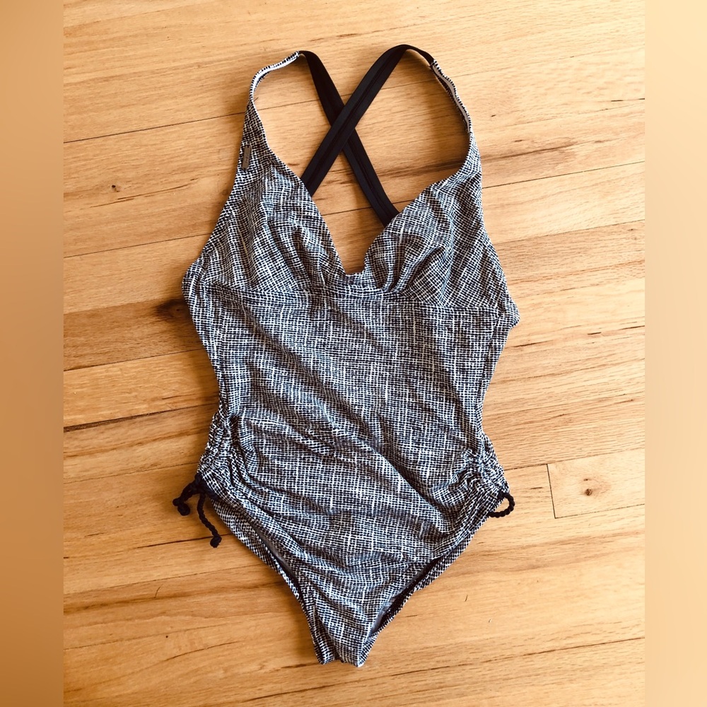 Lolë Tank Swimsuit - XS Black & White Print Sz 4 / 6